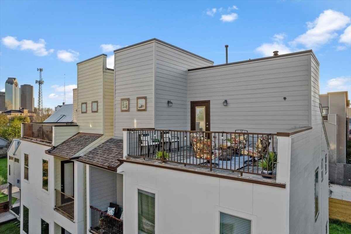 1005 Bingham St - Photo 4 of 49
