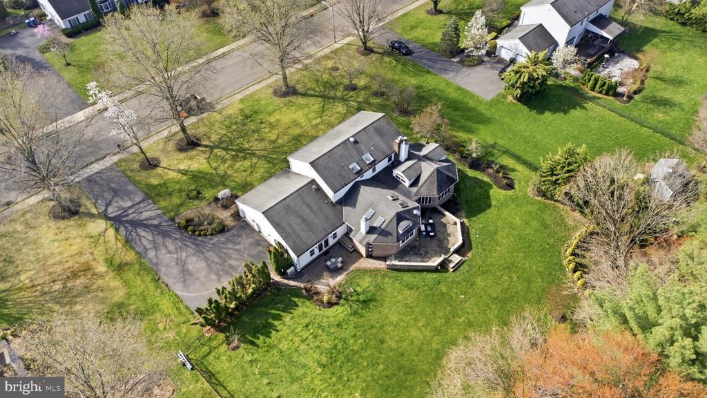 7 Monroe Pl - Photo 2 of 50