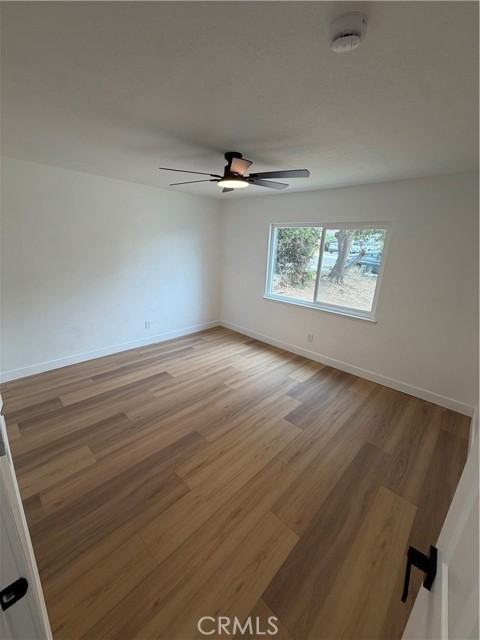 527 W 10th St - Photo 6 of 14