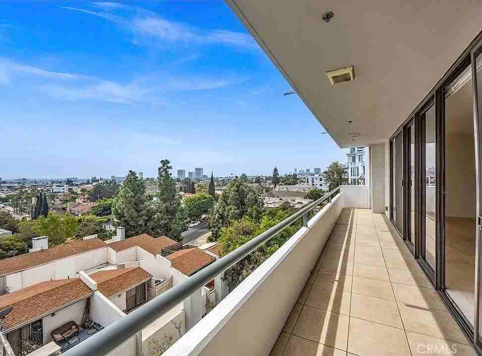 10660 Wilshire Blvd - Photo 5 of 15