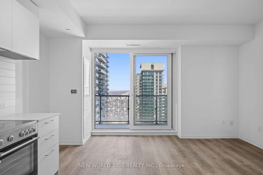 101 Roehampton Ave - Photo 2 of 11