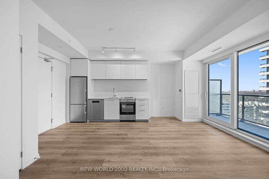101 Roehampton Ave - Photo 3 of 11