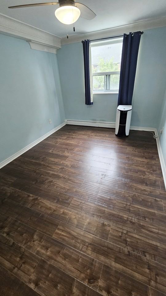 81 Charlton Avenue East #301 - Photo 3 of 12