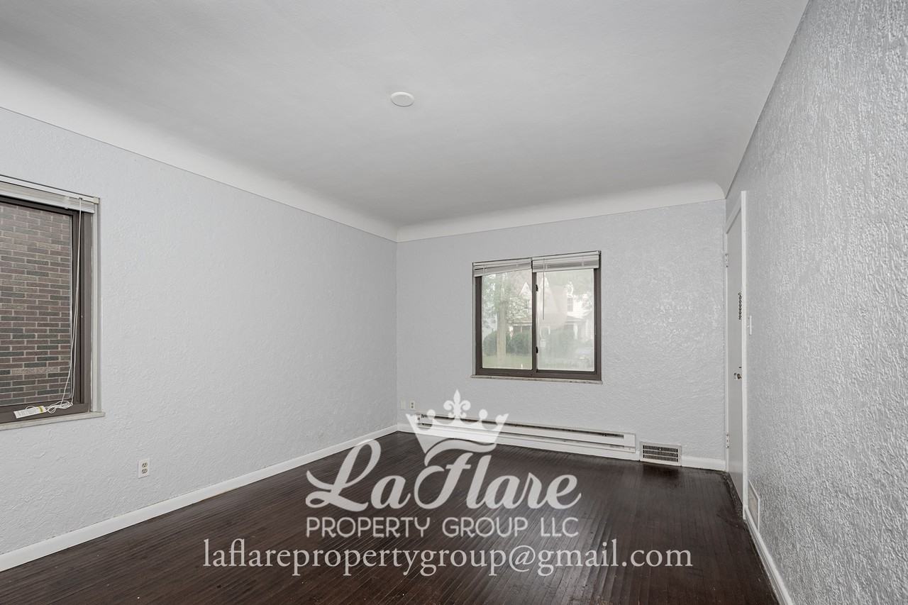 3538 Maxwell Rd #2 - Photo 3 of 12
