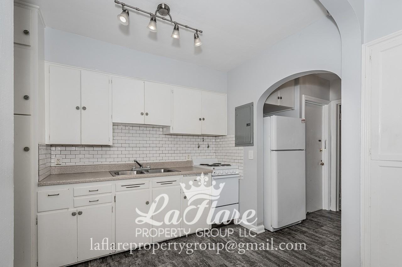 3538 Maxwell Rd #2 - Photo 5 of 12