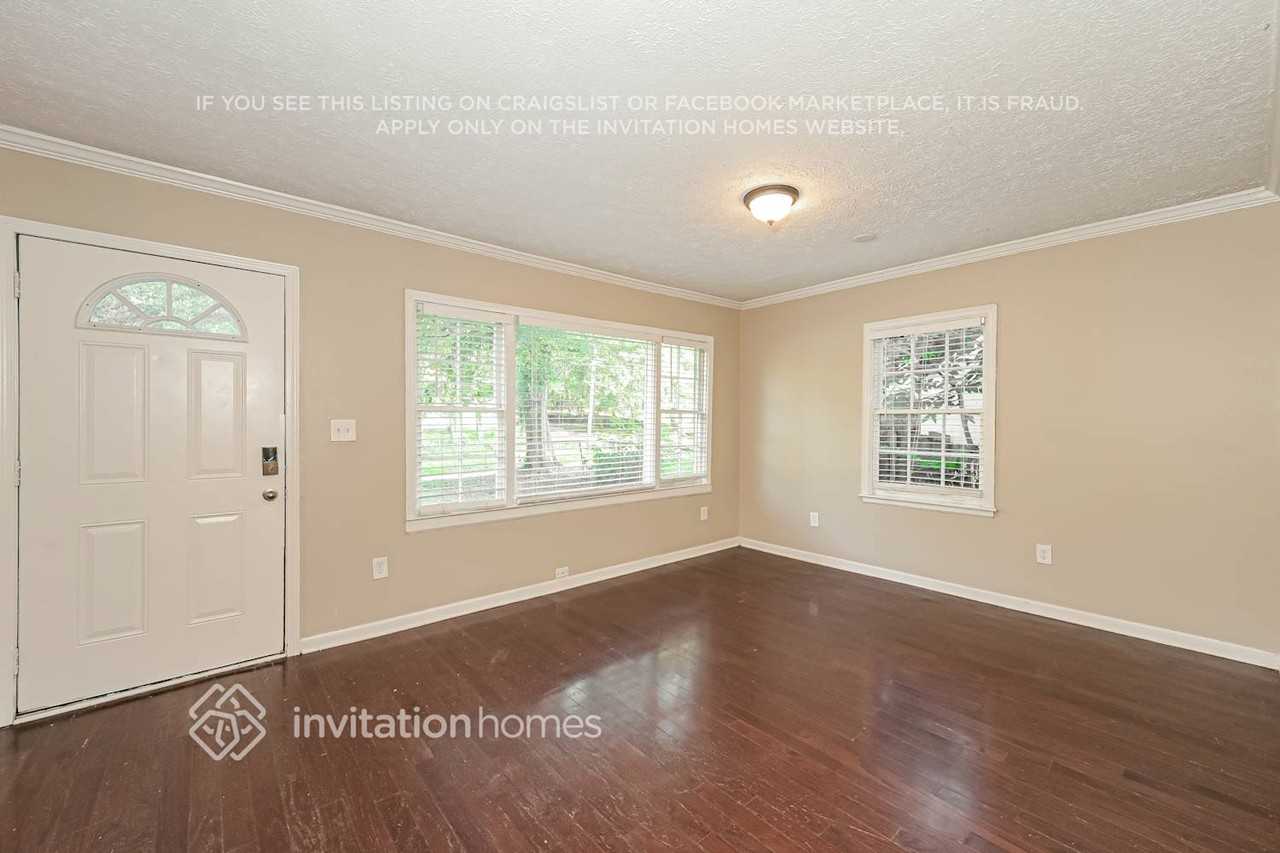 692 Quillian Ave - Photo 4 of 18