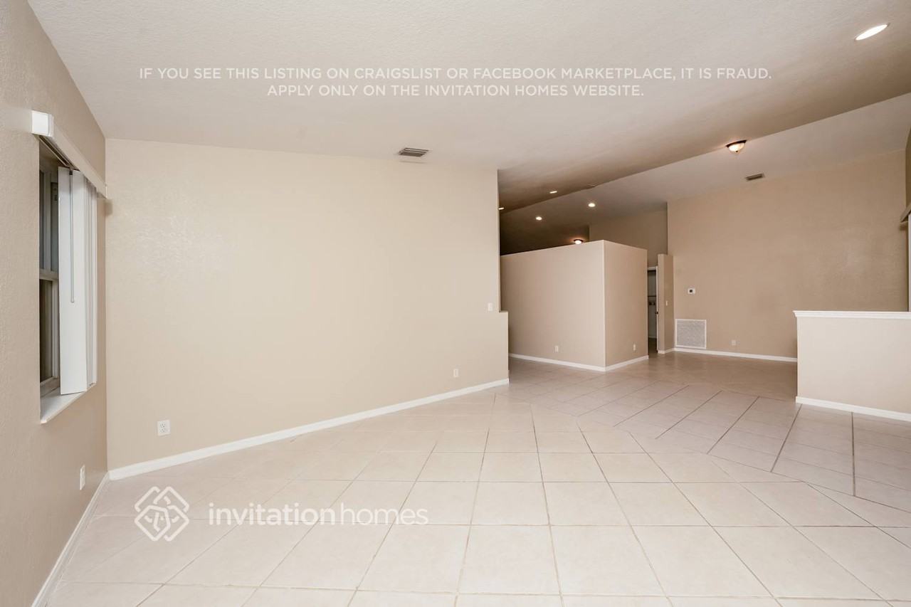 3573 Moon Bay Cir - Photo 3 of 17