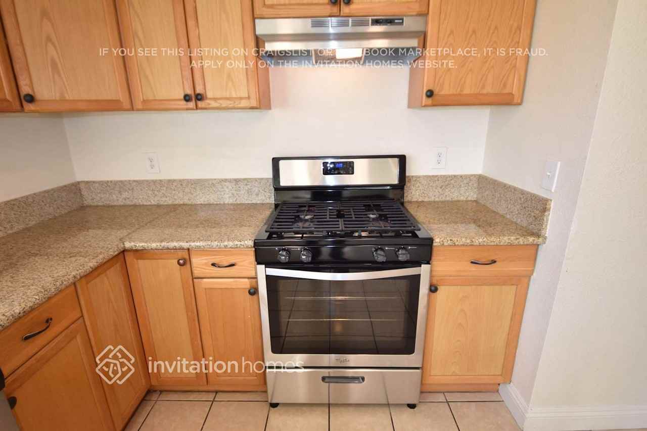 16525 Malaga Ct - Photo 3 of 13