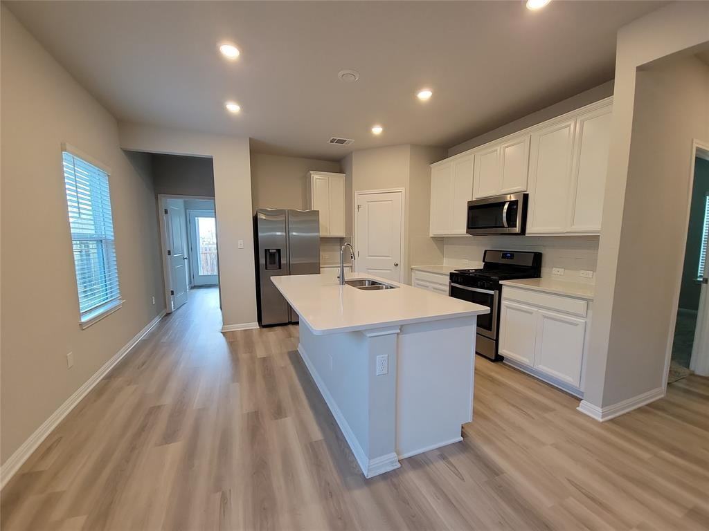 908 Main St #1 - Photo 6 of 21
