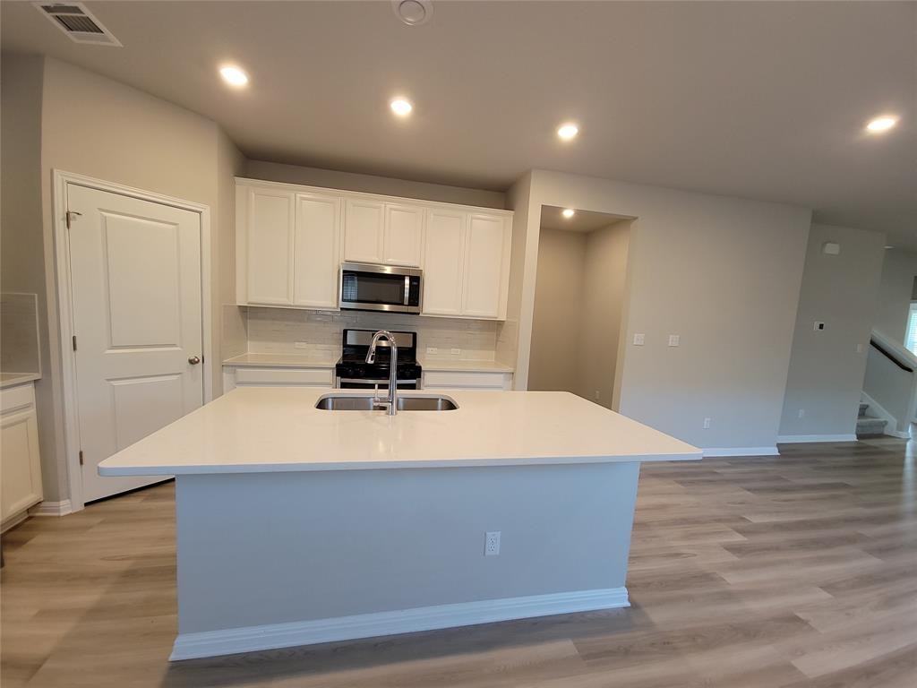 908 Main St #1 - Photo 7 of 21
