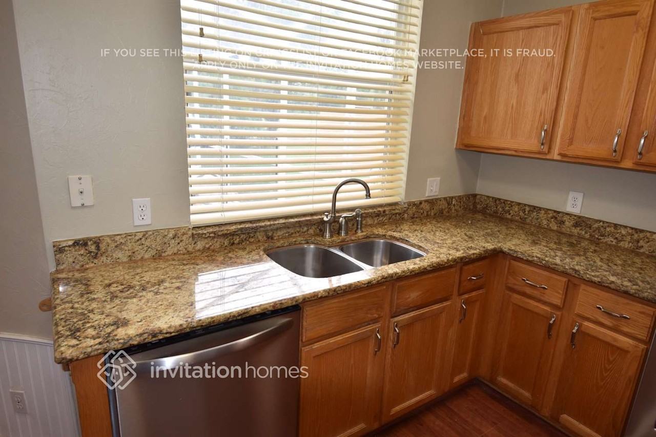 15062 Oak Chase Ct - Photo 4 of 14