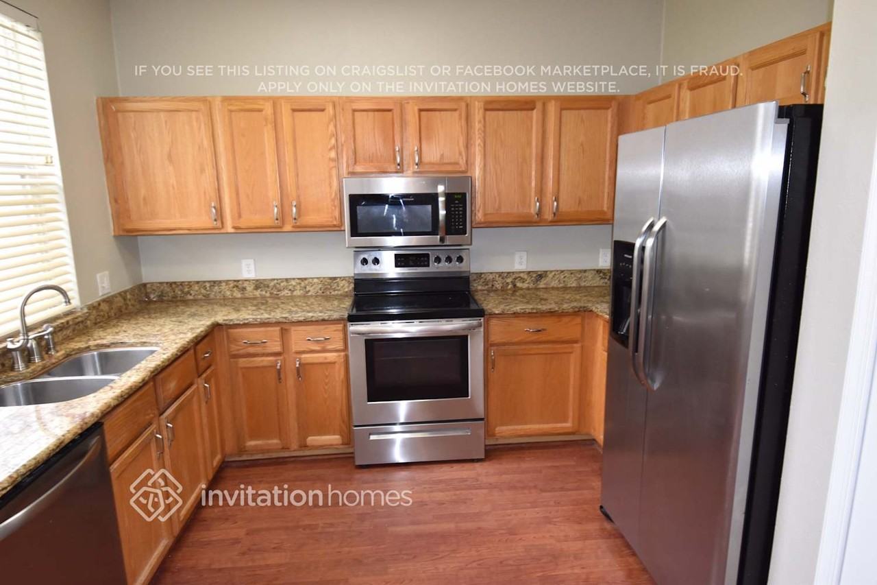 15062 Oak Chase Ct - Photo 5 of 14