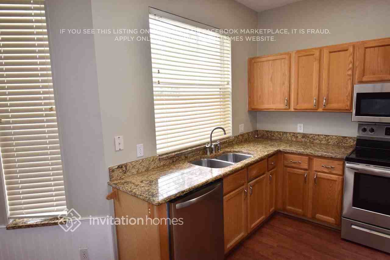 15062 Oak Chase Ct - Photo 6 of 14