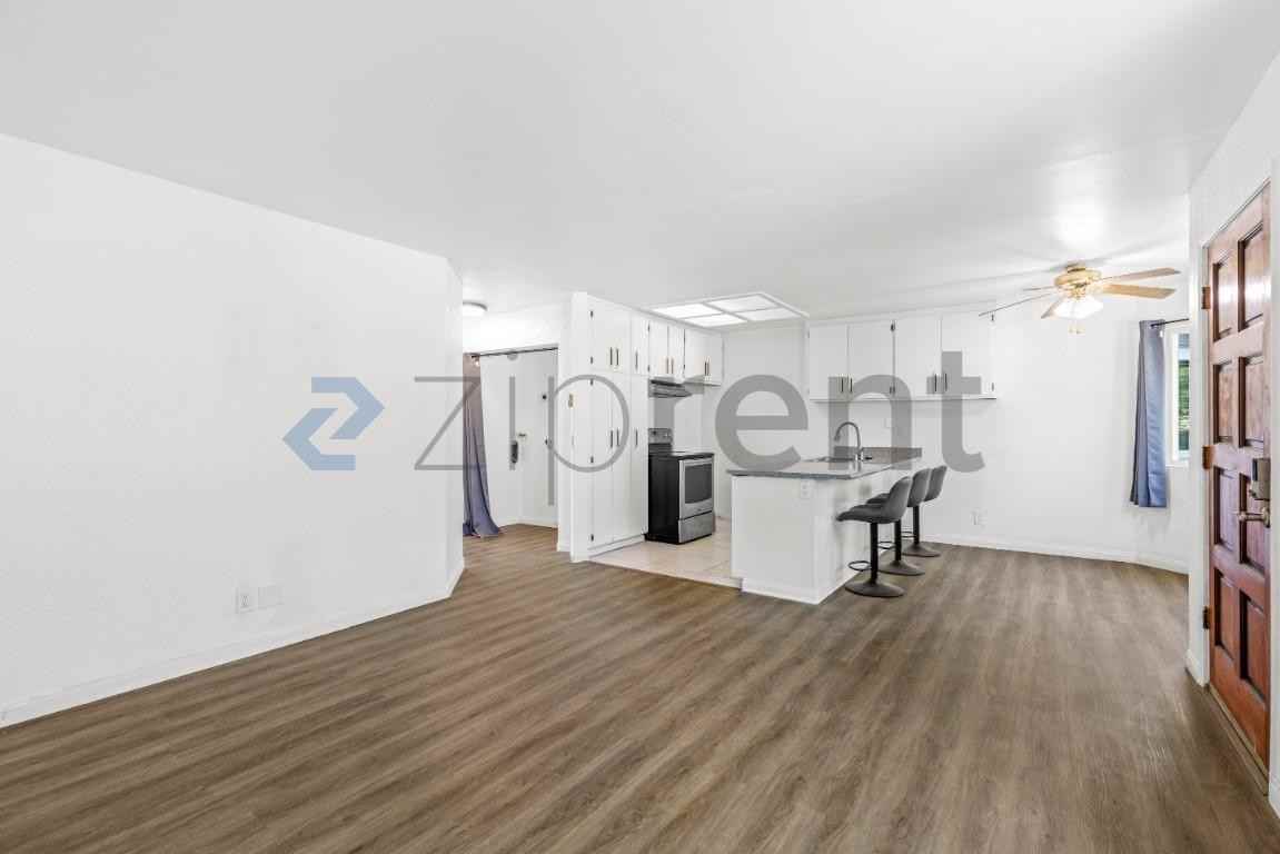 12616 Lakeshore Dr #6 - Photo 6 of 17