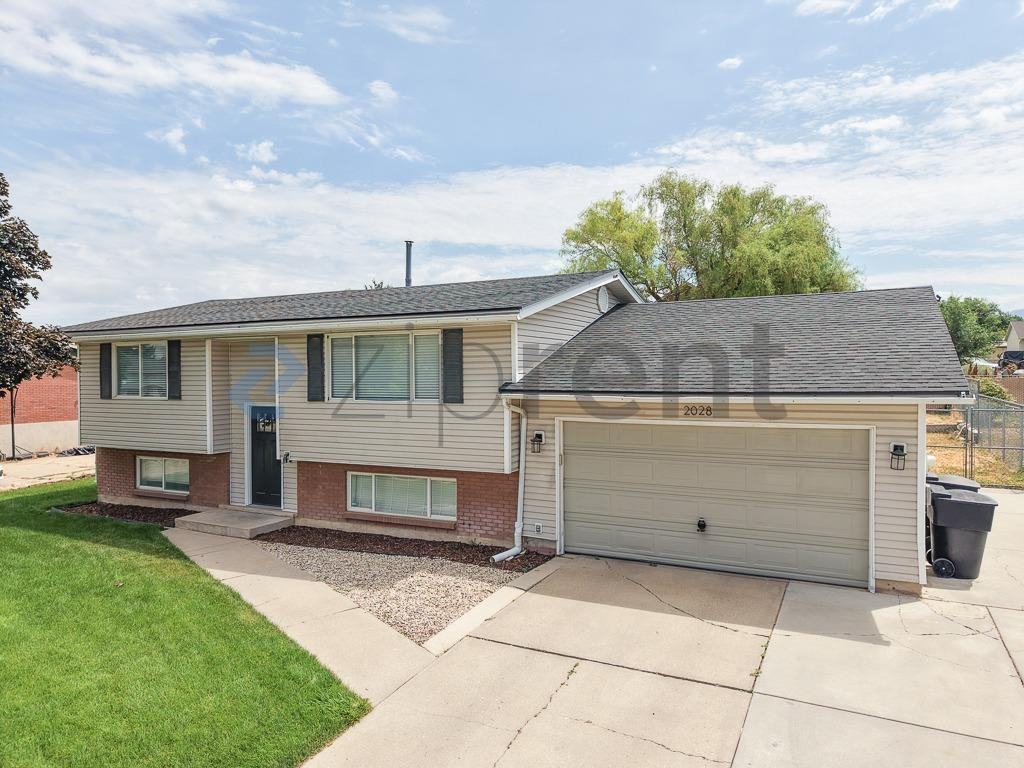 2028 Northwest #A - Photo 2 of 27
