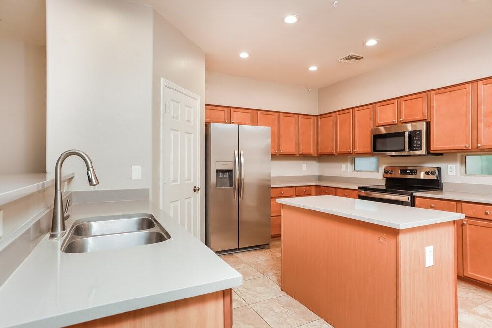 6851 W Leeward Cove Way - Photo 7 of 17