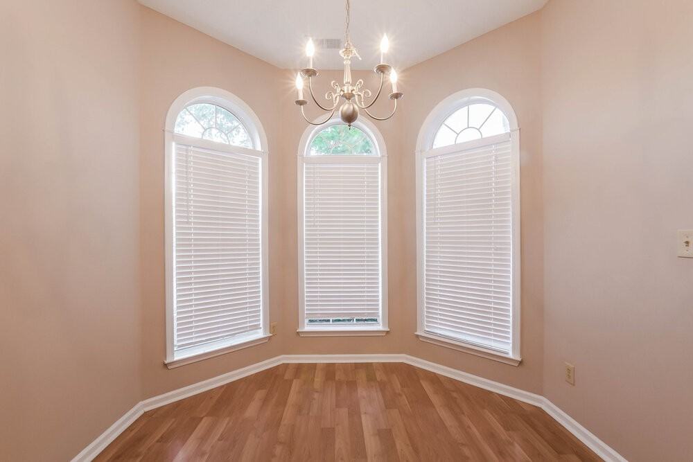 1513 Pemberton Ln - Photo 5 of 14