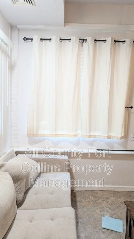 348 N Jefferson Ave #102 - Photo 4 of 12