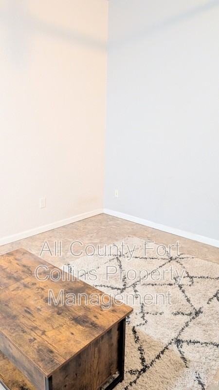 348 N Jefferson Ave #102 - Photo 5 of 12