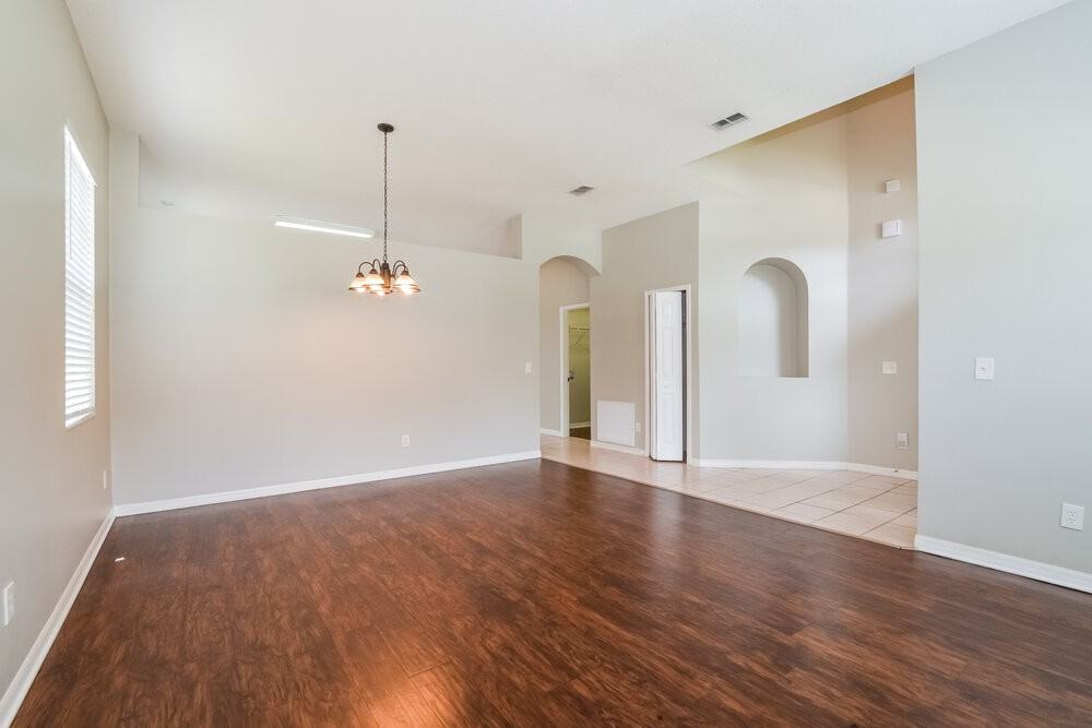 1125 Cherry Valley Way - Photo 5 of 16