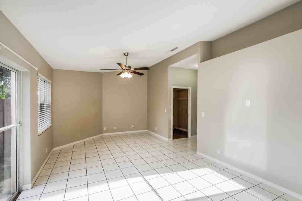 4792 Nw 5th Pl - Photo 6 of 16