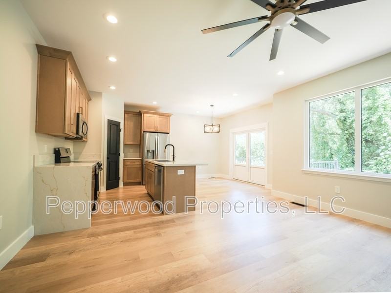 933 Ansel St - Photo 2 of 21