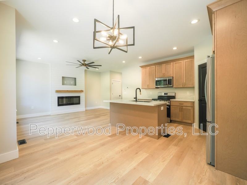 933 Ansel St - Photo 3 of 21
