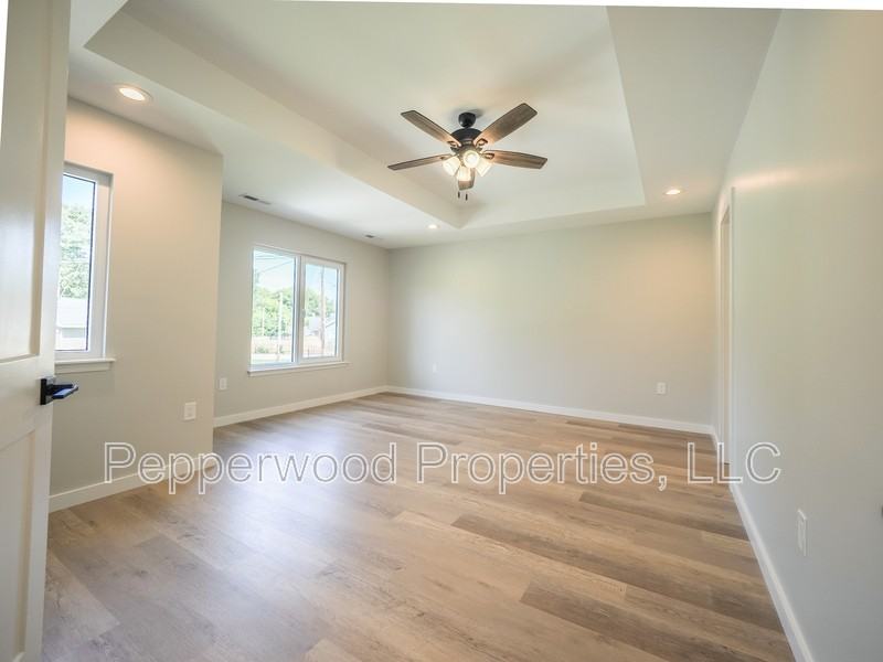 933 Ansel St - Photo 5 of 21