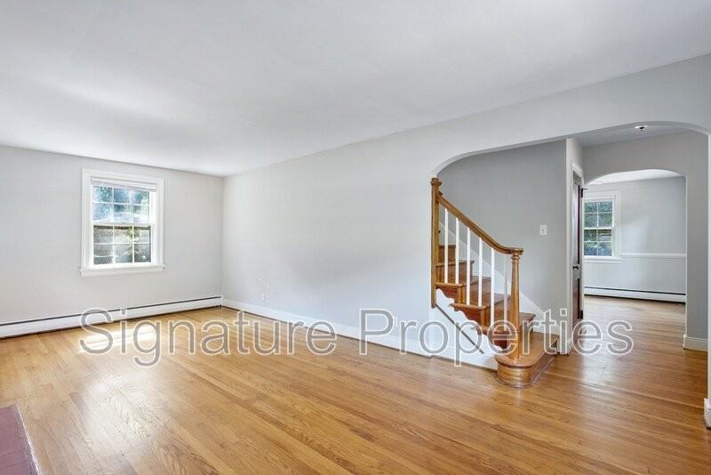 6731 Forest Hill Ave - Photo 6 of 24