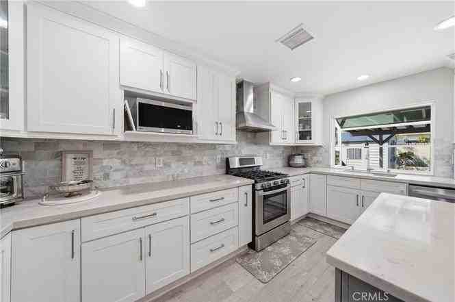 13577 Semora Place - Photo 3 of 20