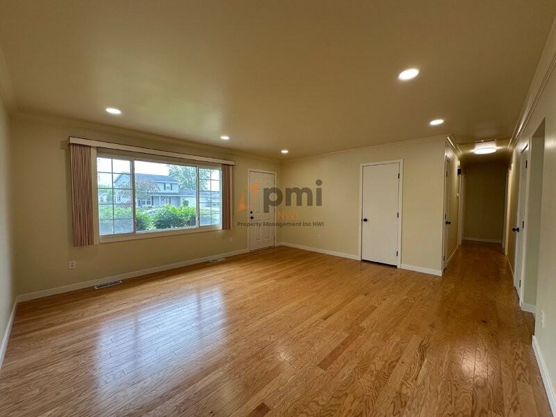 2836 W 63rd Ln - Photo 5 of 23