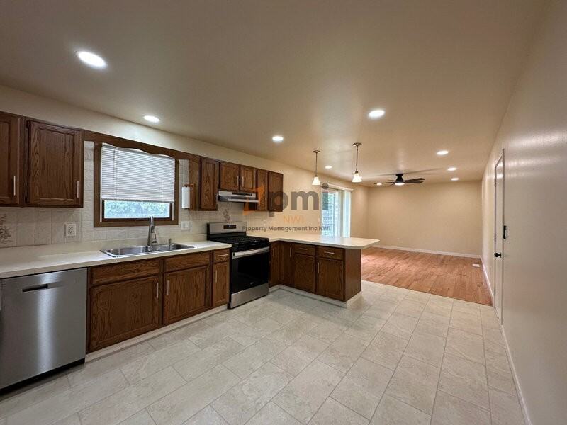2836 W 63rd Ln - Photo 6 of 23