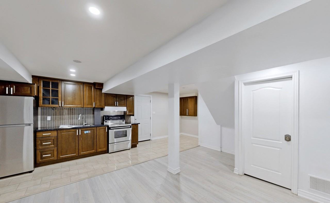 5301 Heritage Hills Boulevard - Photo 3