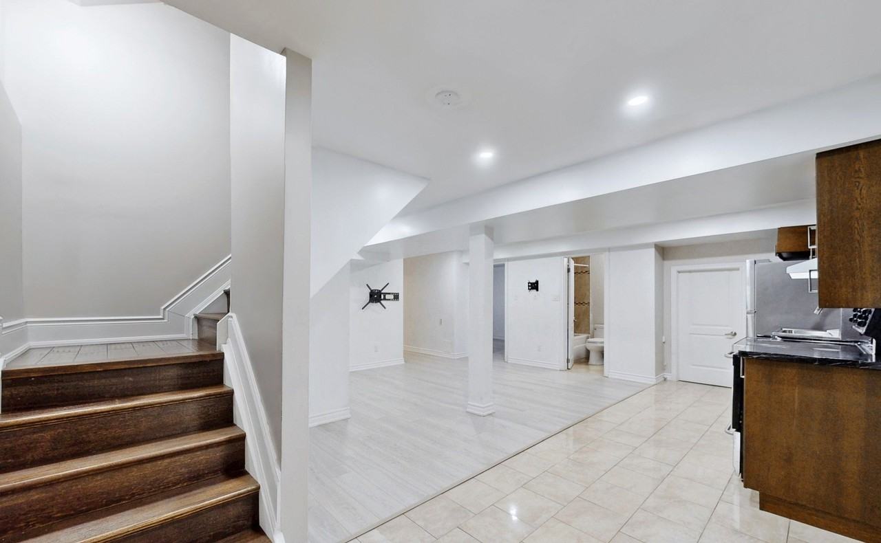 5301 Heritage Hills Boulevard - Photo 2