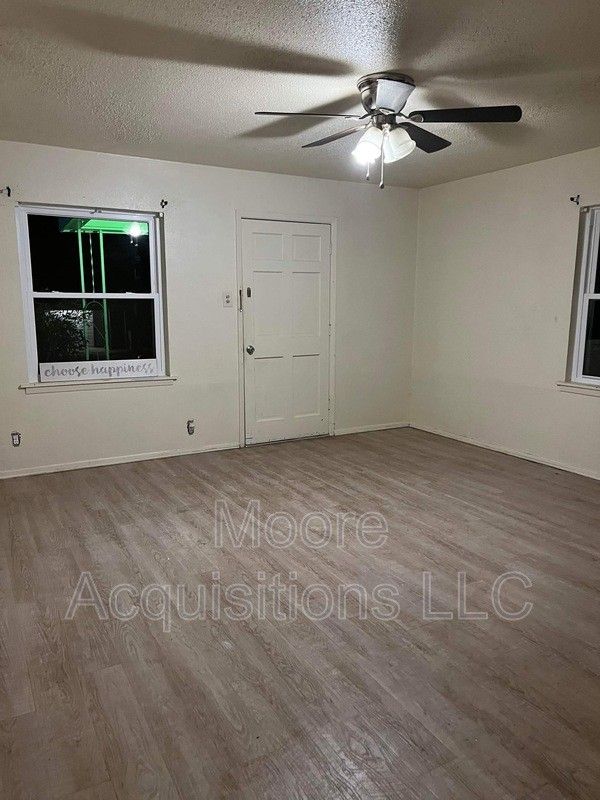 1435 S Rusk St - Photo 3 of 10