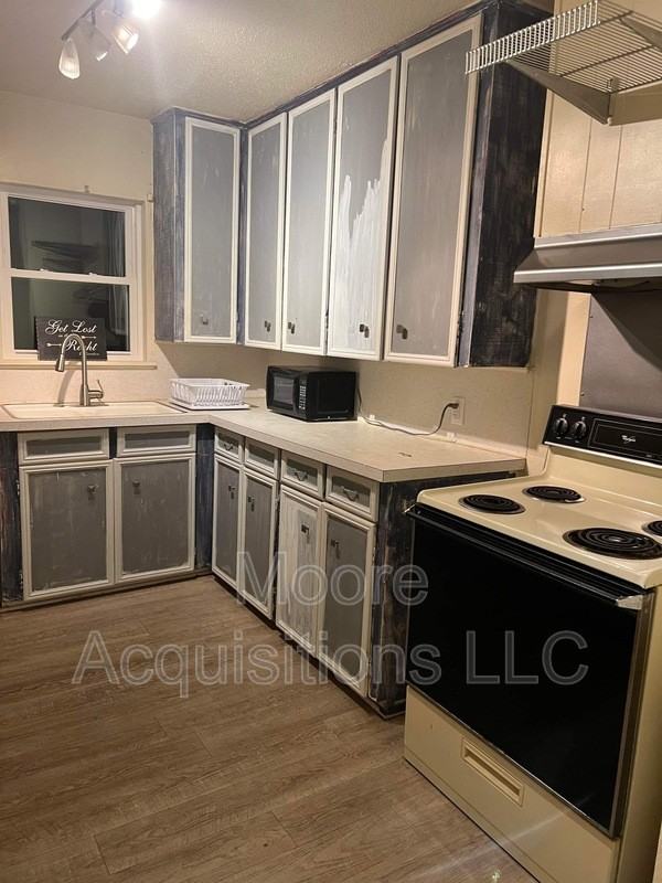 1435 S Rusk St - Photo 7 of 10