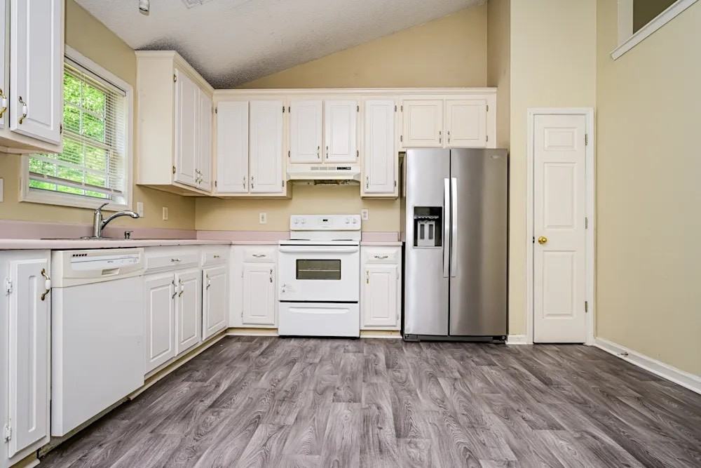 194 Windsor Circle - Photo 6 of 7
