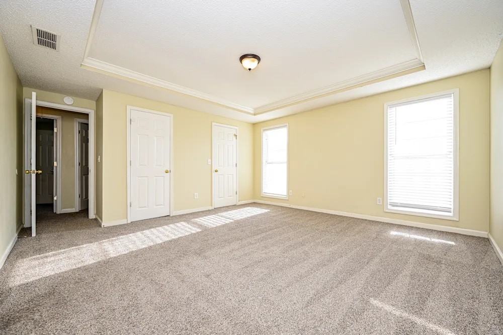 194 Windsor Circle - Photo 5 of 7