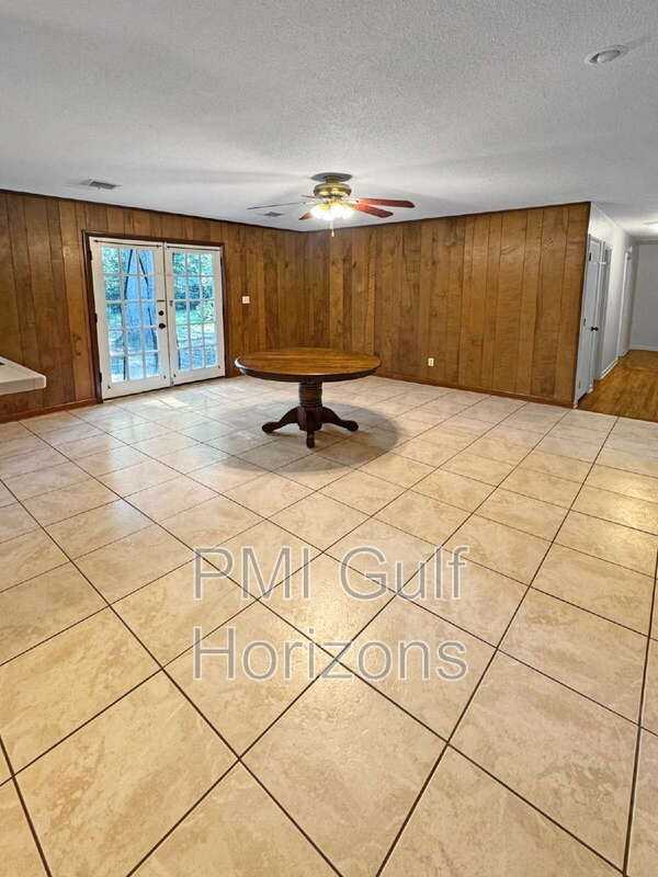 8053 Malibu Cir - Photo 6 of 18