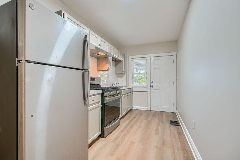 2976 Cornwall Rd #1 - Photo 2 of 24