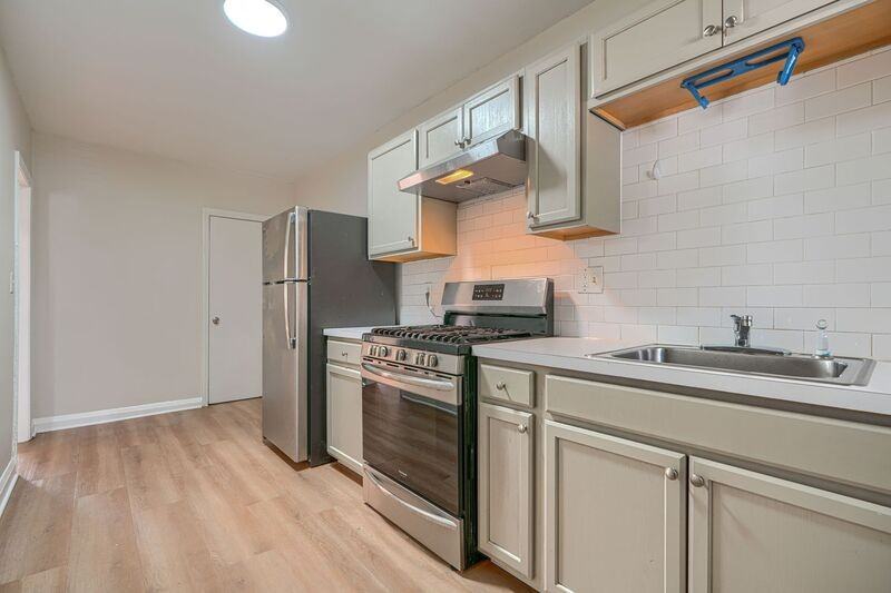 2976 Cornwall Rd #1 - Photo 3 of 24