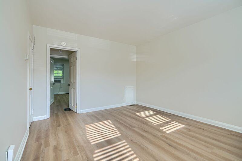 2976 Cornwall Rd #1 - Photo 5 of 24