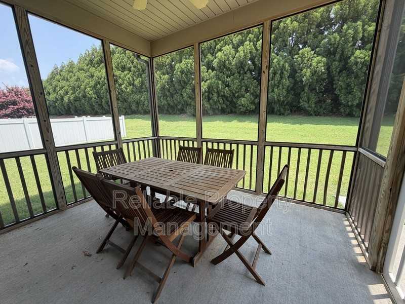 82 Kenilworth St - Photo 2 of 38