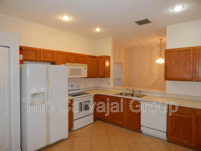 4434 Waterside Pointe Cir - Photo 3 of 18