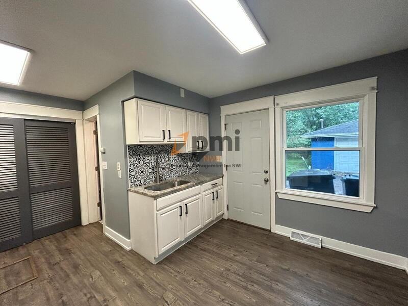 132 S Elgin St - Photo 7 of 19