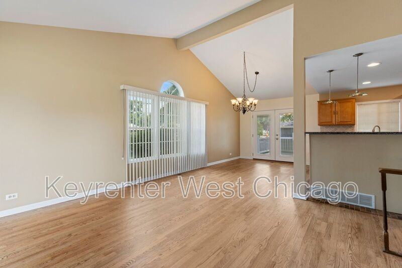 1003 S Finley Rd - Photo 5 of 31