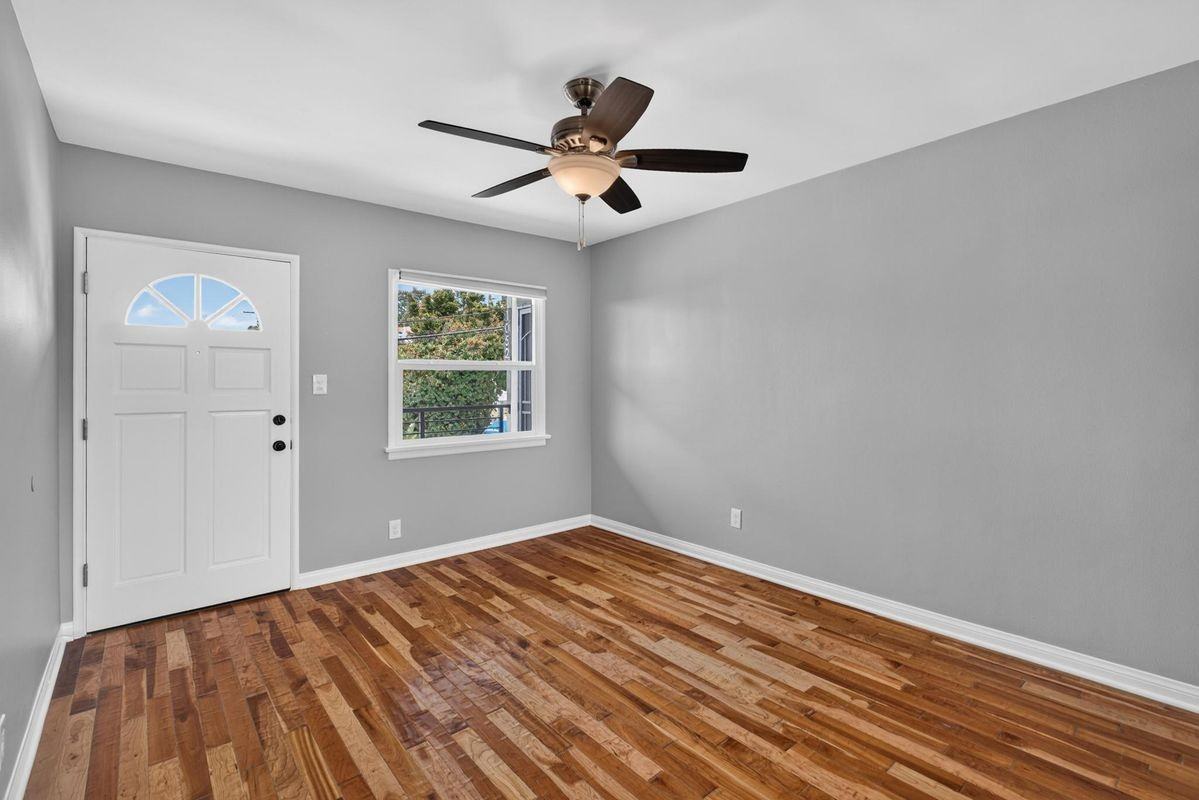 1050 4th St - Photo 3 of 21