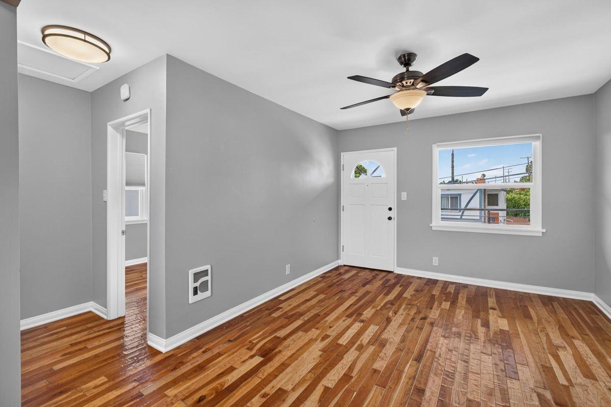 1050 4th St - Photo 5 of 21