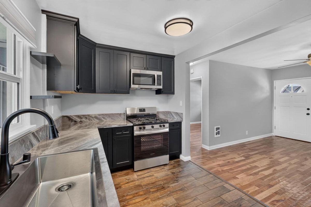 1050 4th St - Photo 6 of 21