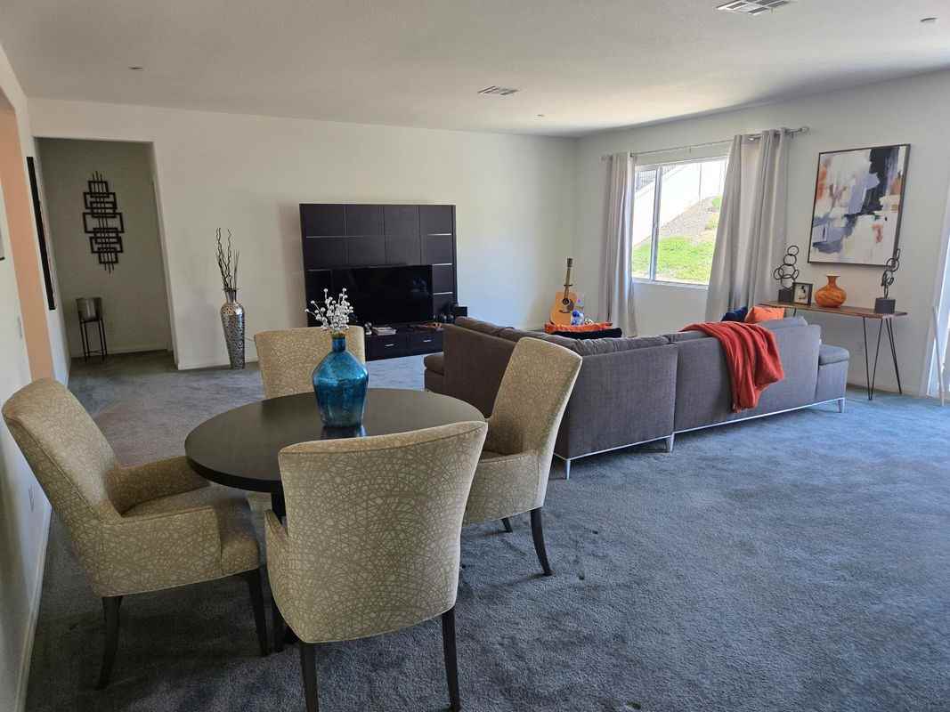 7900 Raincross Ct - Photo 3 of 10